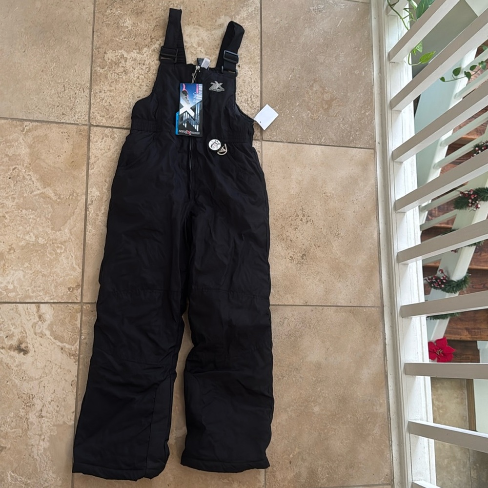 Kids size medium ski gear